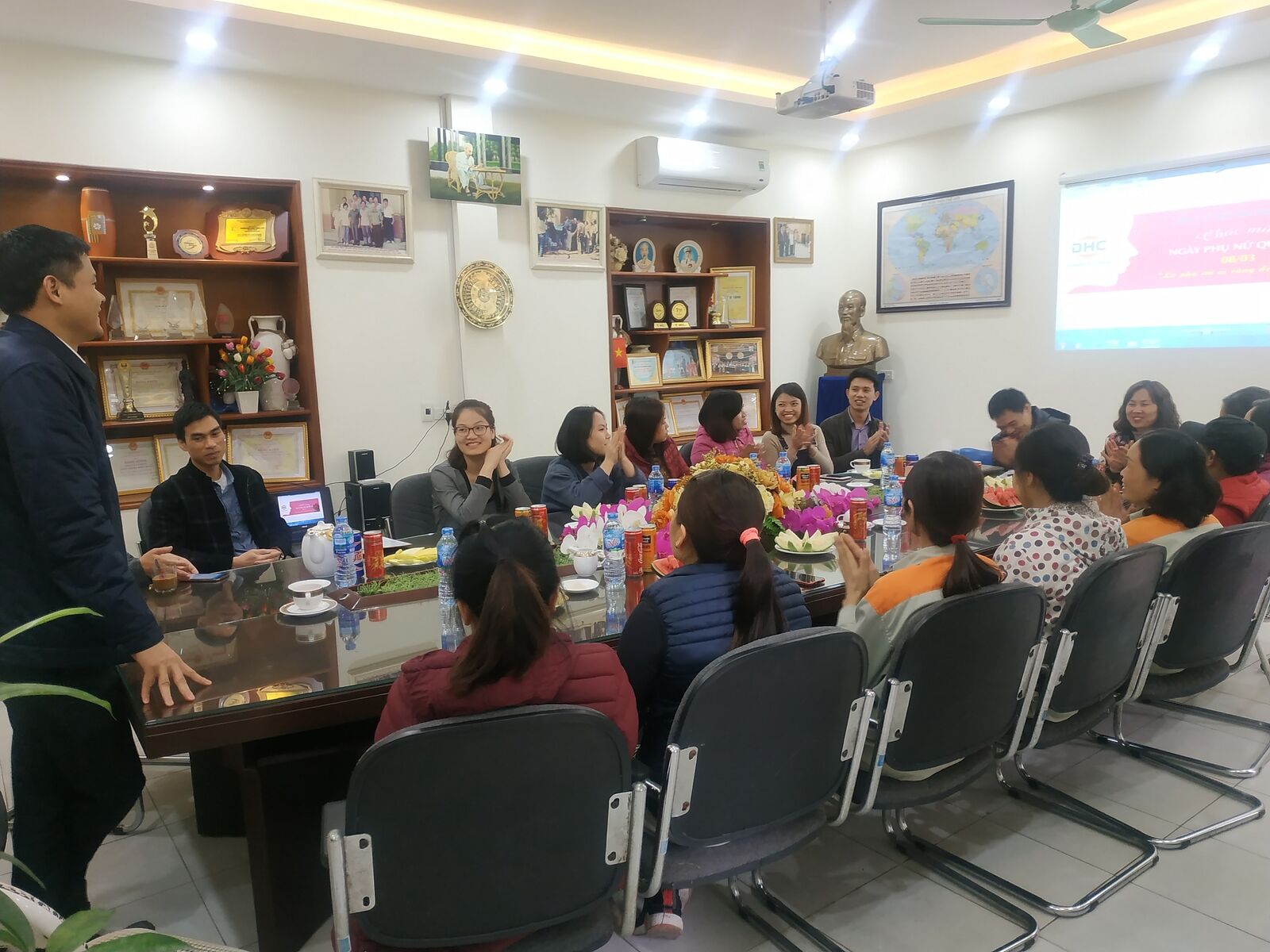 Chào mừng ngày quốc tế phụ nữ 8/3 tại công ty năm 2019