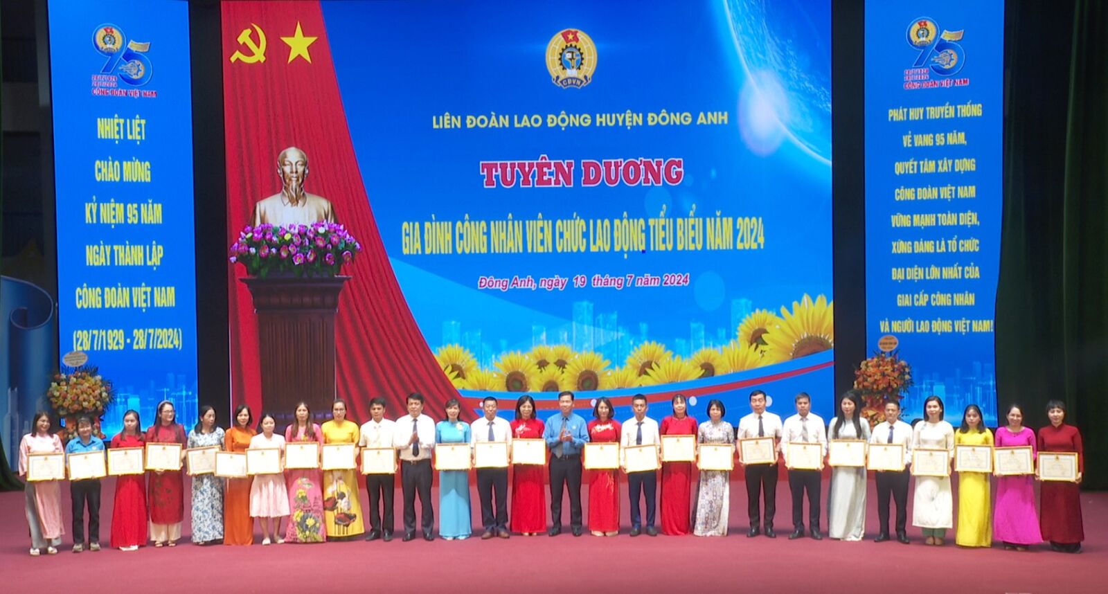 LIÊN ĐOÀN LAO ĐỘNG HUYỆN ĐÔNG ANH LONG TRỌNG TỔ CHỨC CHƯƠNG TRÌNH KỶ NIỆM 95 NĂM NGÀY THÀNH LẬP CÔNG ĐOÀN VIỆT NAM