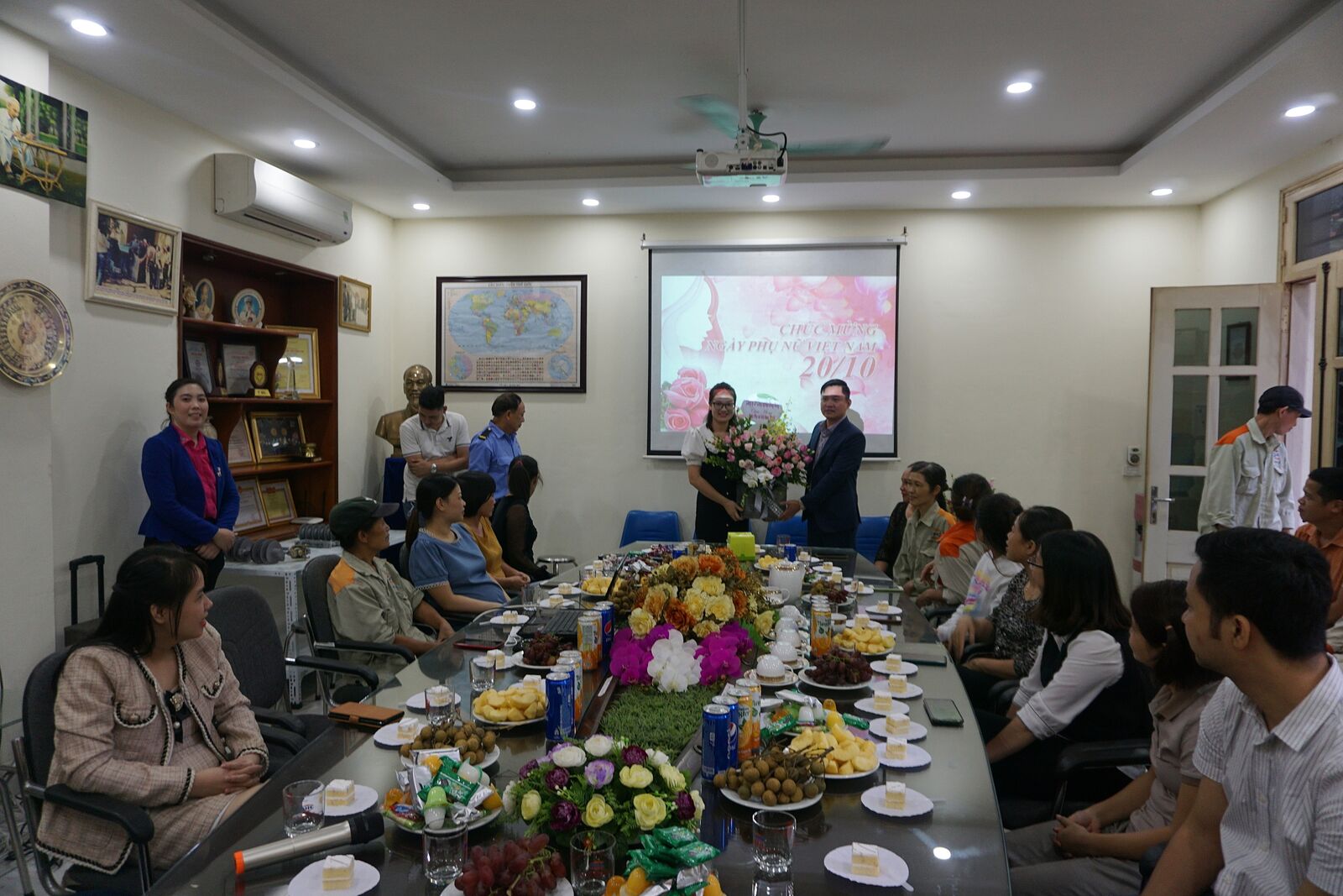 Chào mừng ngày phụ nữ Việt Nam 20/10 tại công ty năm 2021