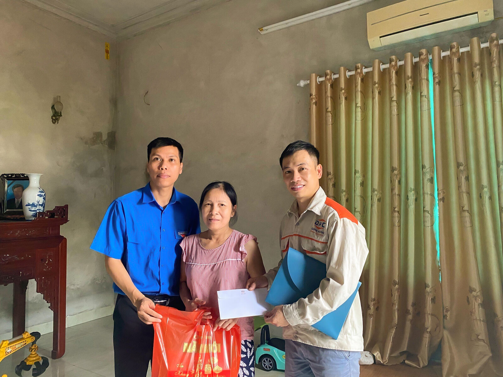 Công Ty CP Công Nghiệp Đông Hưng tặng quà tri ân kỉ niệm ngày “Thương binh liệt sỹ 27/7 năm 2023”