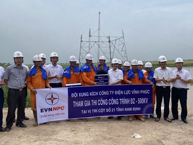 Sắc áo cam xung kích EVNNPC trên công trường dự án đường dây 500kV mạch 3
