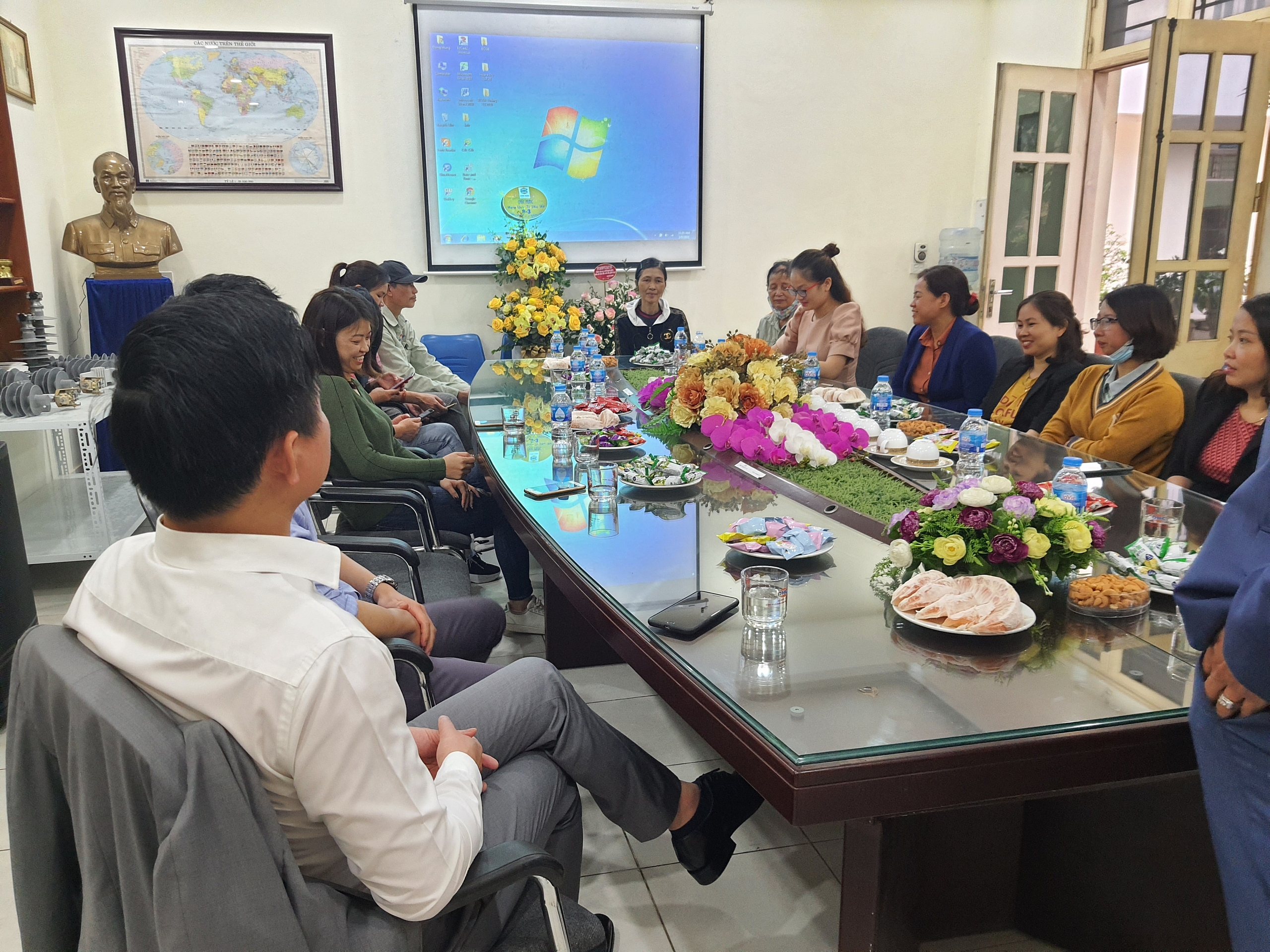 Chào mừng ngày quốc tế phụ nữ 8/3 tại công ty năm 2021