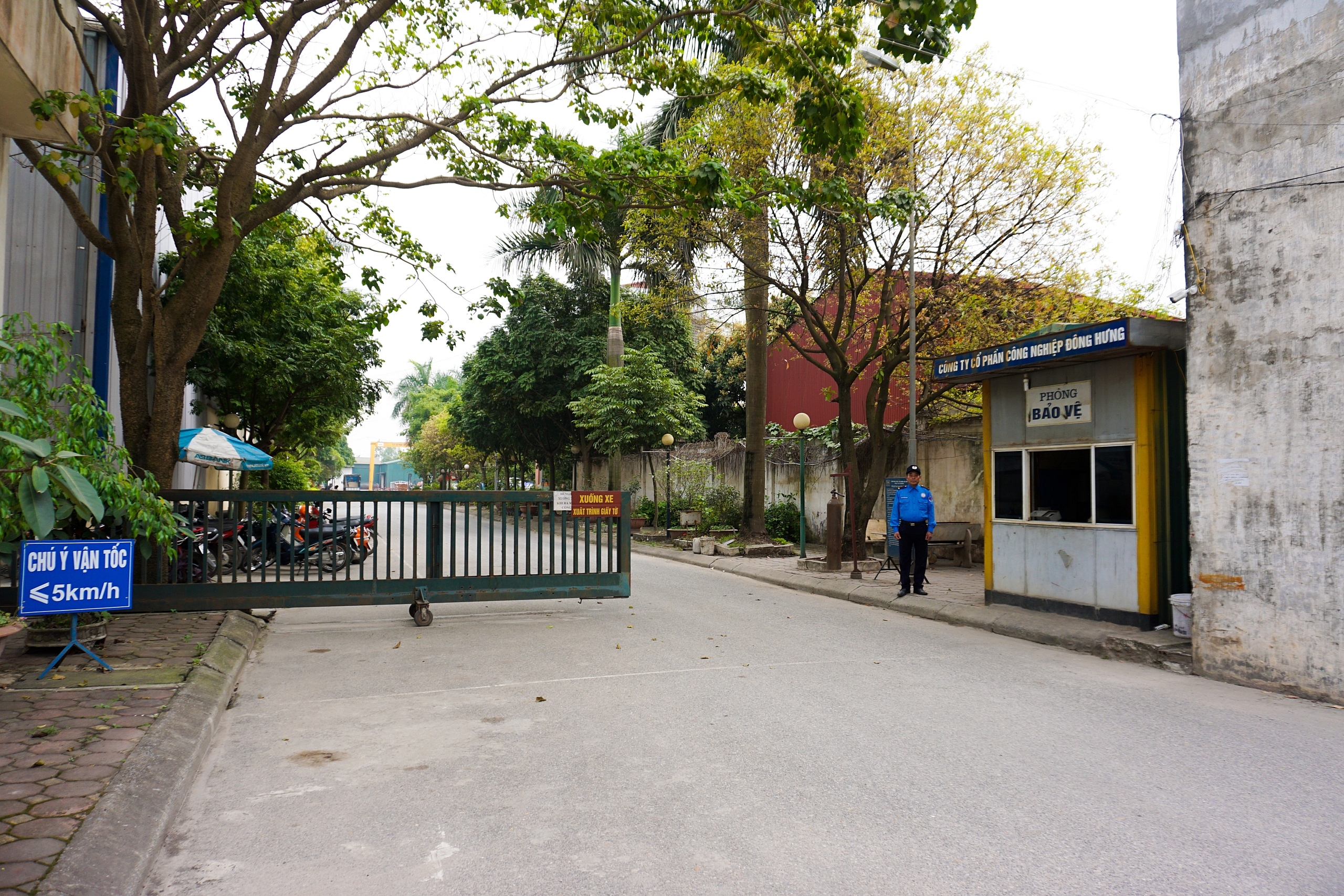 Khuôn viên Công ty cổ phần công nghiệp Đông Hưng