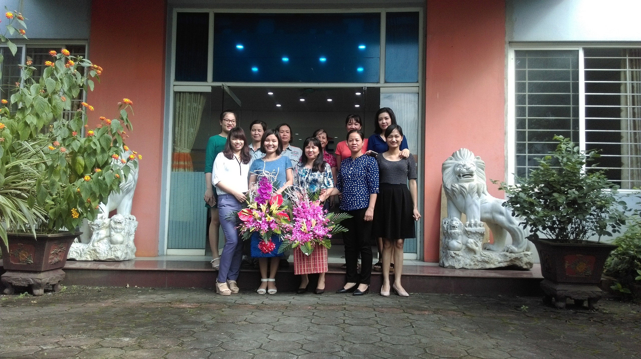 Chào mừng ngày phụ nữ Việt Nam 20/10 tại công ty năm 2017