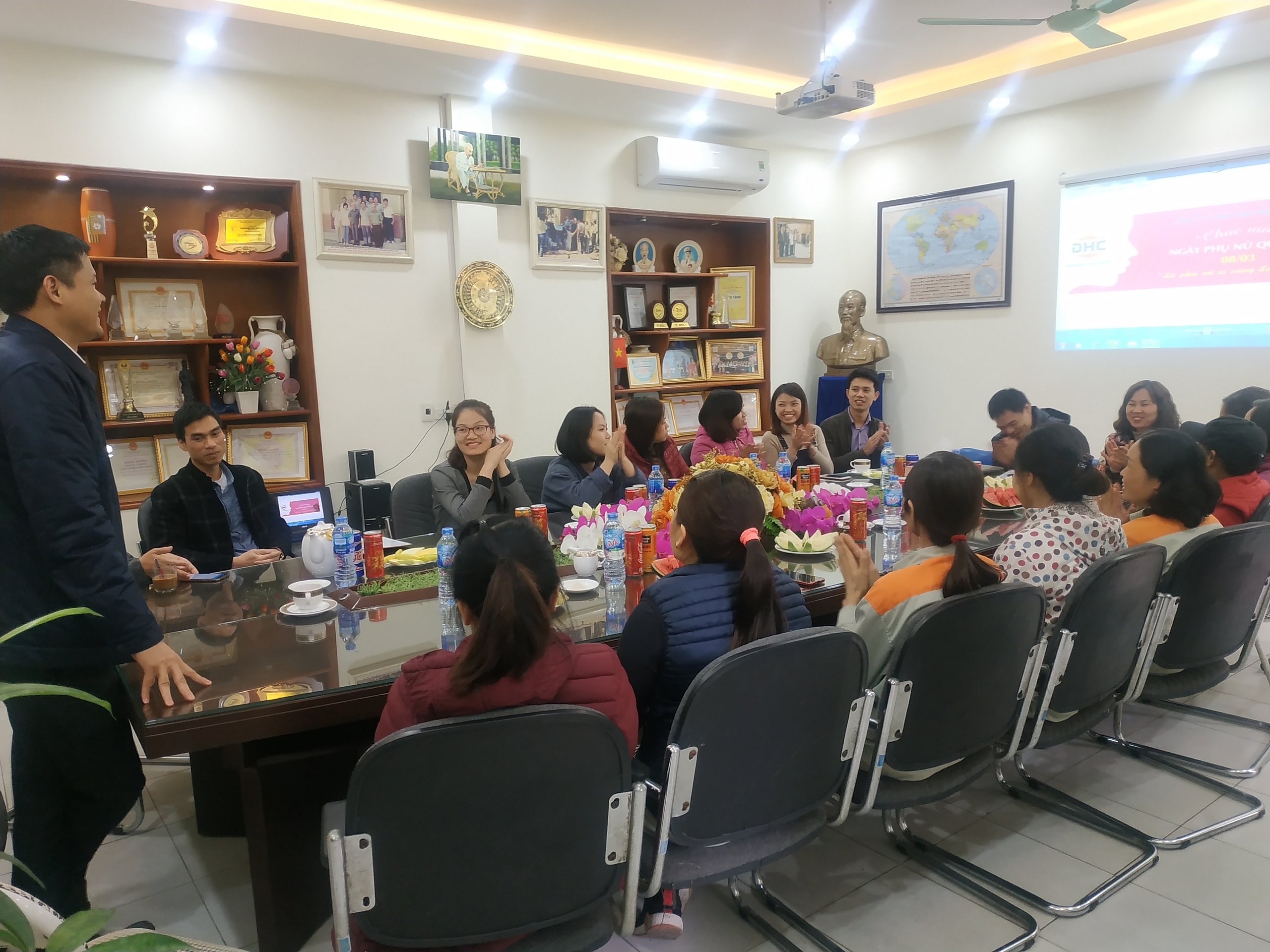 Chào mừng ngày quốc tế phụ nữ 8/3 tại công ty năm 2019