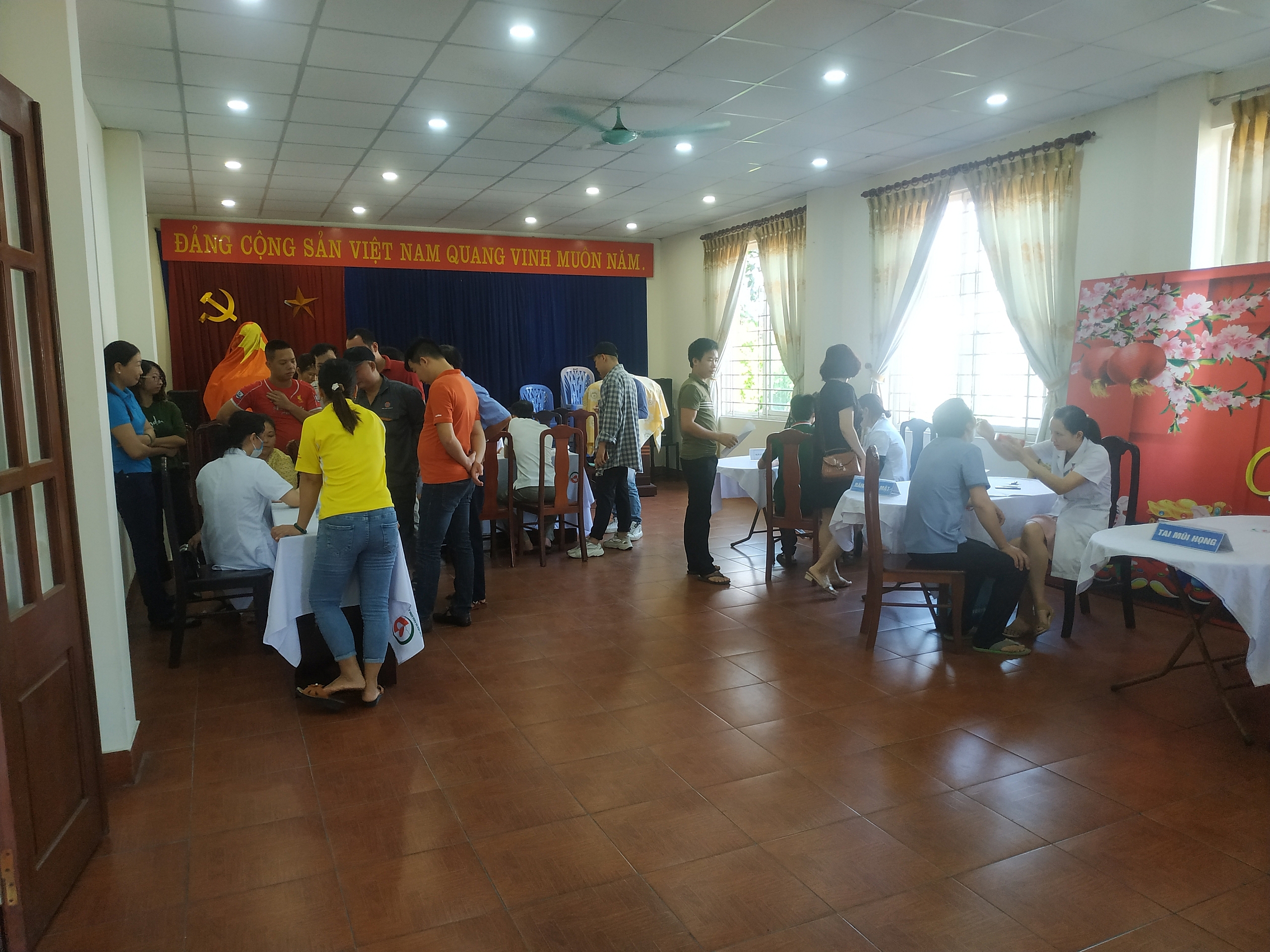 CÔNG TY ĐÔNG HƯNG TỔ CHỨC KHÁM BỆNH ĐỊNH KỲ CHO CB-CNV TRONG CÔNG TY