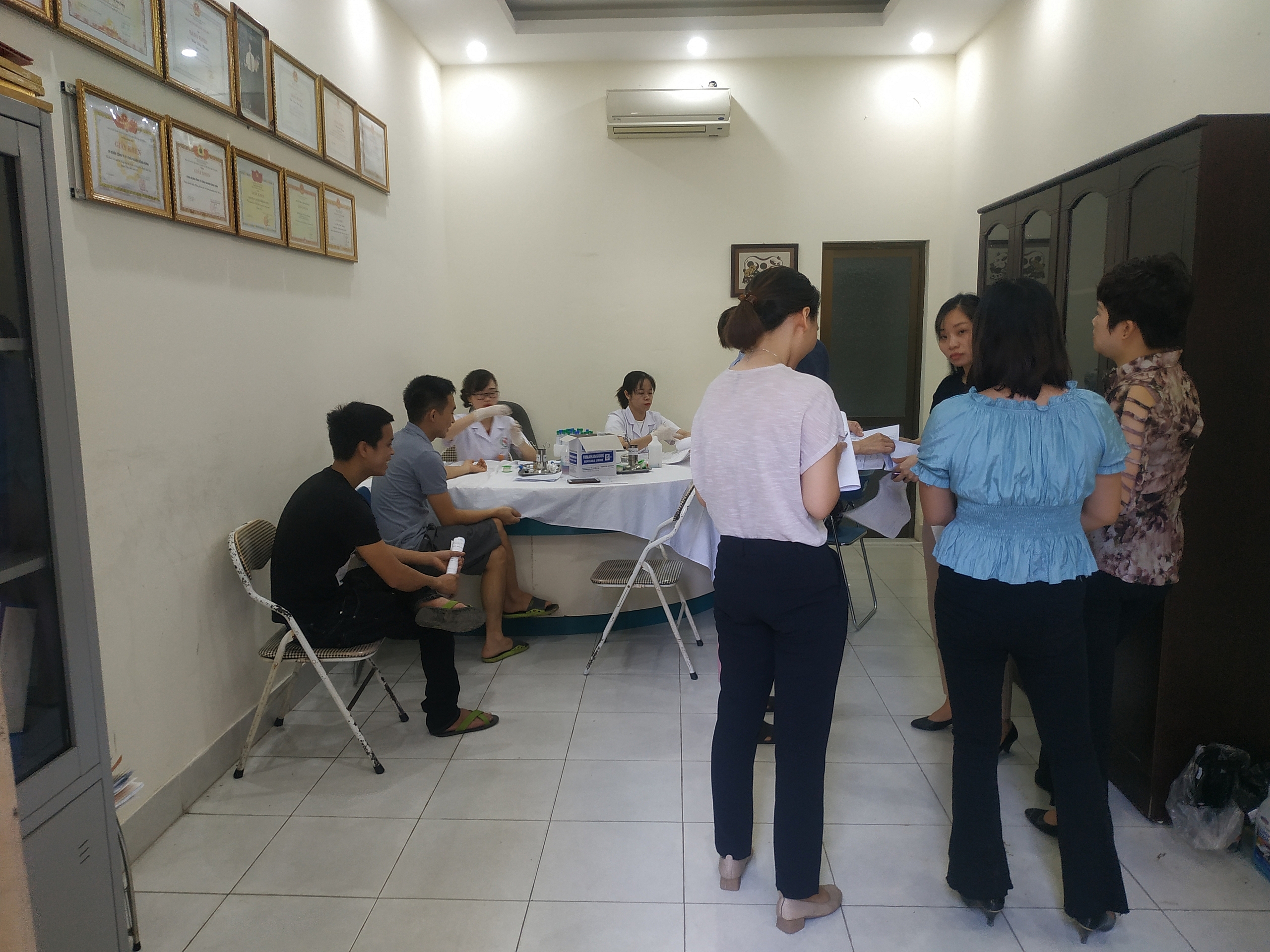 CÔNG TY ĐÔNG HƯNG TỔ CHỨC KHÁM BỆNH ĐỊNH KỲ CHO CB-CNV TRONG CÔNG TY
