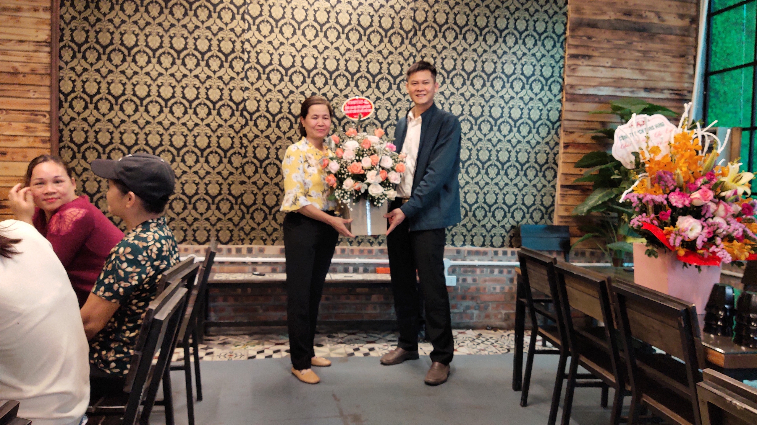 Chào mừng ngày quốc tế phụ nữ 8/3 tại công ty năm 2020
